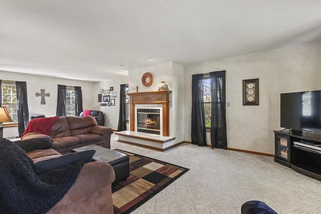 20740 Brook Park DRIVE, Brookfield, WI 53045