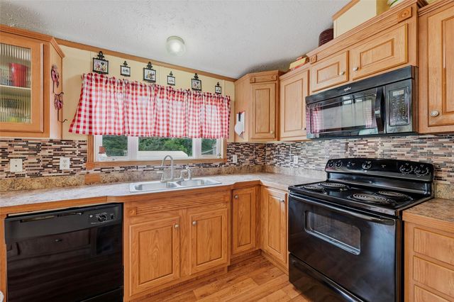 3517 Sandusky Road, Whitesboro, TX 76273