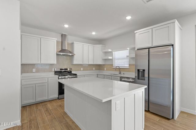 646 DAVI'S GREENWOOD COURT, Vinton, TX 79821