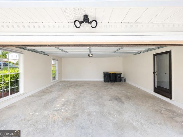 19 E Creekview Drive SW, Rome, GA 30165