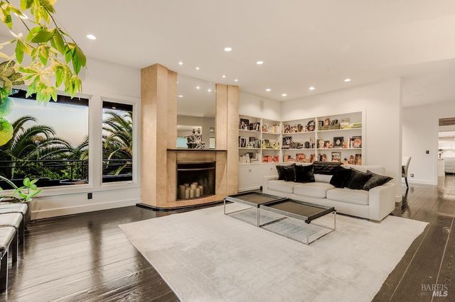 10 Morgan Ln, San Rafael, CA 94901