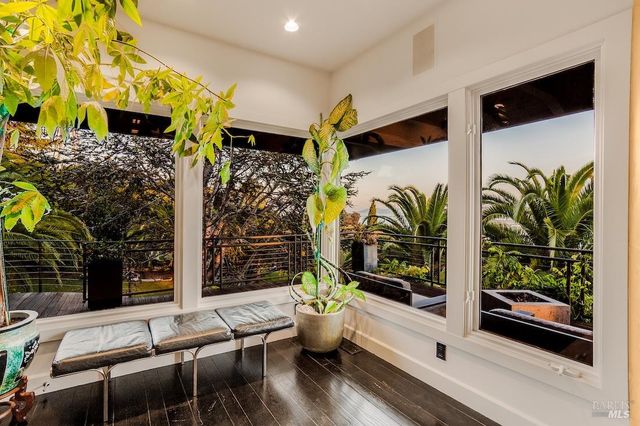 10 Morgan Ln, San Rafael, CA 94901