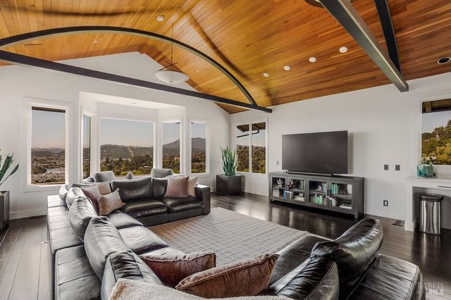 10 Morgan Ln, San Rafael, CA 94901