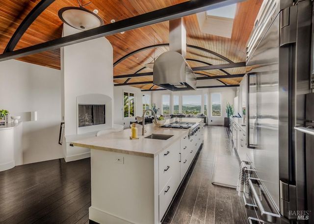 10 Morgan Ln, San Rafael, CA 94901