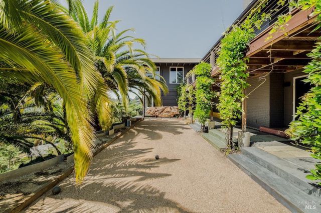 10 Morgan Ln, San Rafael, CA 94901