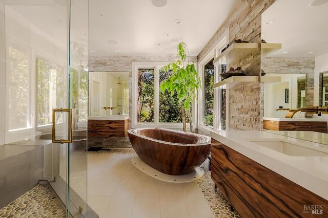 10 Morgan Ln, San Rafael, CA 94901