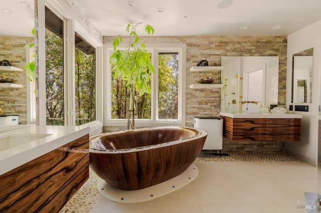 10 Morgan Ln, San Rafael, CA 94901