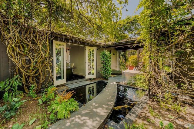 10 Morgan Ln, San Rafael, CA 94901