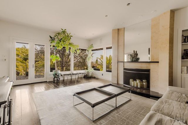 10 Morgan Ln, San Rafael, CA 94901