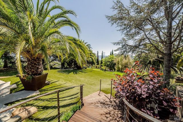 10 Morgan Ln, San Rafael, CA 94901