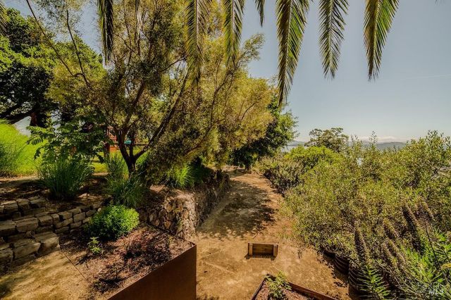 10 Morgan Ln, San Rafael, CA 94901