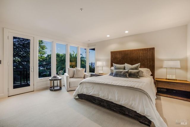 10 Morgan Ln, San Rafael, CA 94901