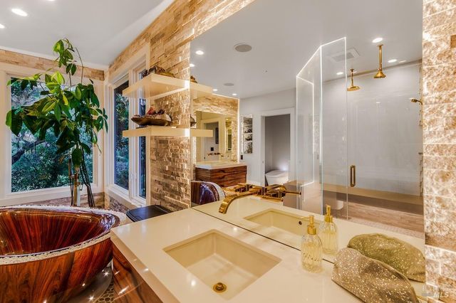 10 Morgan Ln, San Rafael, CA 94901