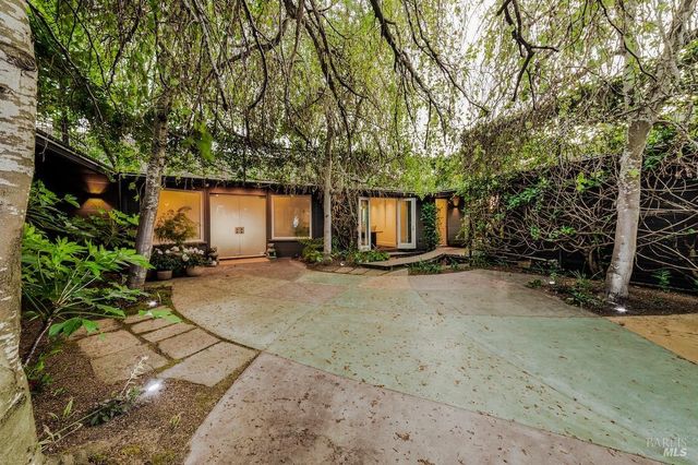 10 Morgan Ln, San Rafael, CA 94901