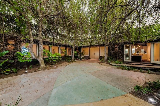 10 Morgan Ln, San Rafael, CA 94901