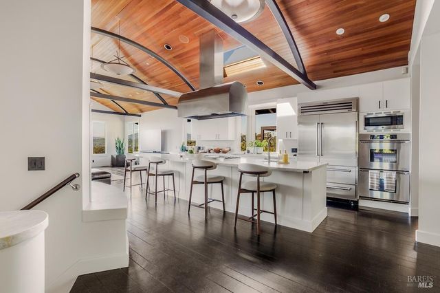 10 Morgan Ln, San Rafael, CA 94901