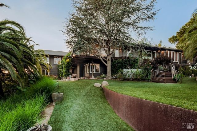 10 Morgan Ln, San Rafael, CA 94901