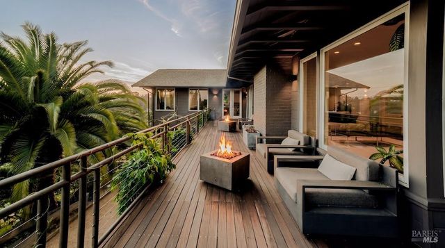 10 Morgan Ln, San Rafael, CA 94901