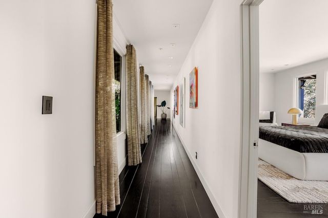 10 Morgan Ln, San Rafael, CA 94901