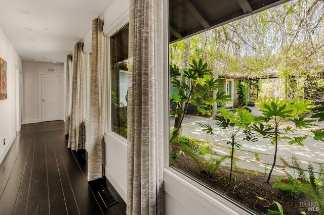 10 Morgan Ln, San Rafael, CA 94901