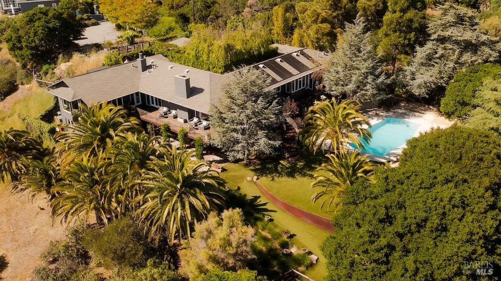 10 Morgan Ln, San Rafael, CA 94901