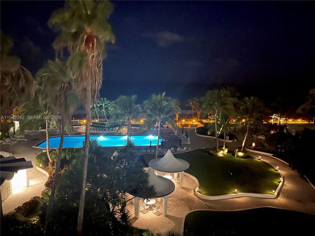 5161 Collins Ave 715, Miami Beach, FL 33140