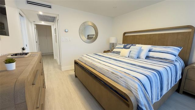 5161 Collins Ave 715, Miami Beach, FL 33140