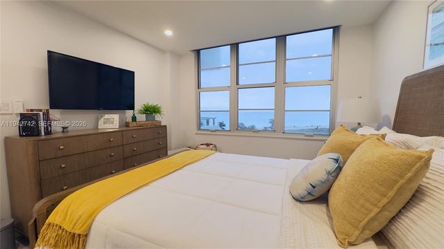 5161 Collins Ave 715, Miami Beach, FL 33140