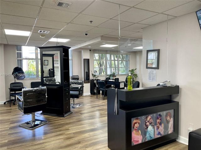 5161 Collins Ave 715, Miami Beach, FL 33140