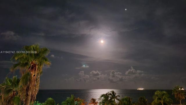 5161 Collins Ave 715, Miami Beach, FL 33140