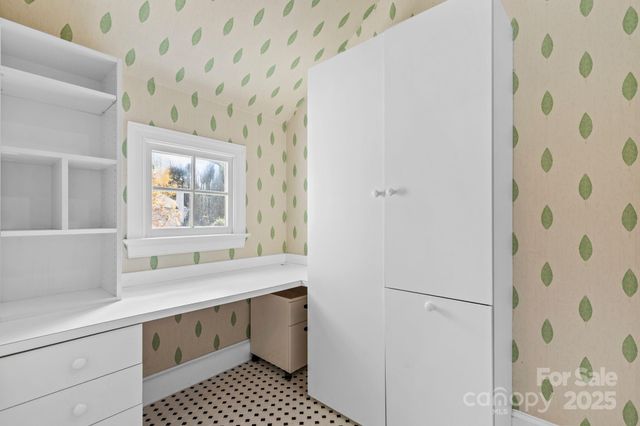 7601 Sharpthorne Place, Charlotte, NC 28270