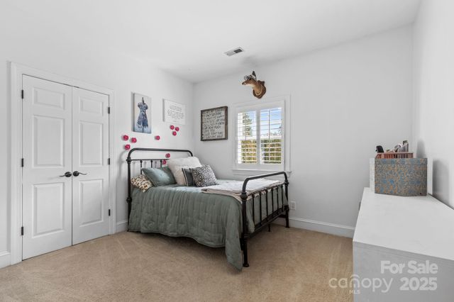 7601 Sharpthorne Place, Charlotte, NC 28270