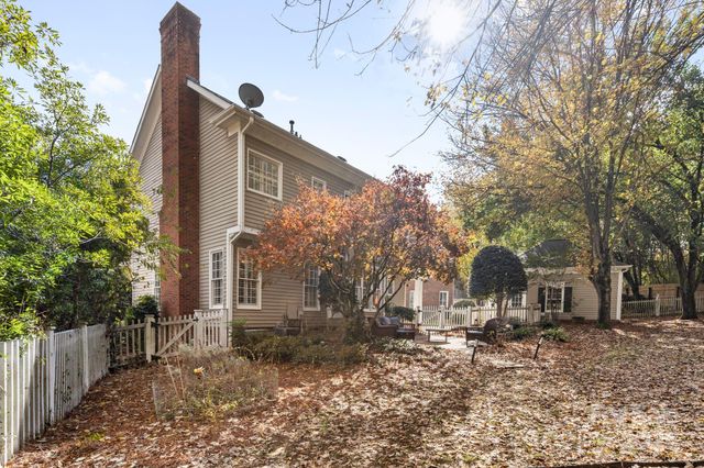 7601 Sharpthorne Place, Charlotte, NC 28270