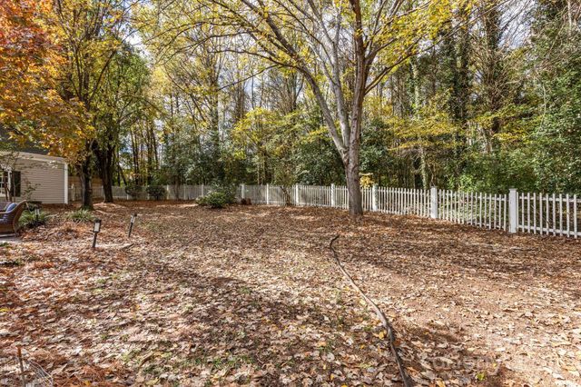 7601 Sharpthorne Place, Charlotte, NC 28270