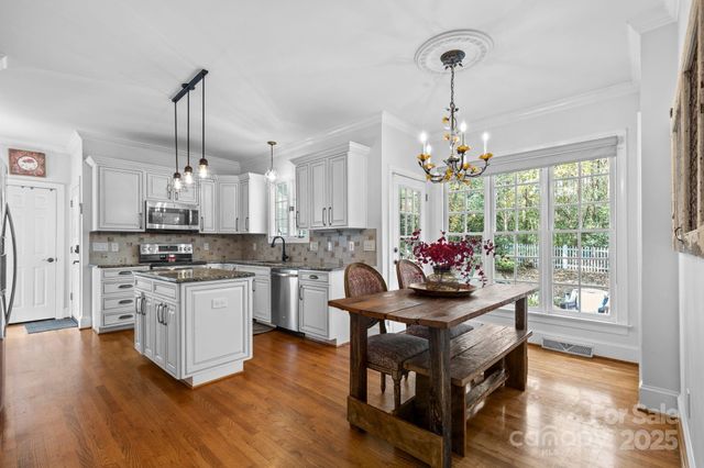 7601 Sharpthorne Place, Charlotte, NC 28270