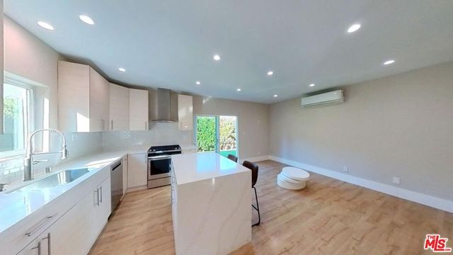 6440 Yarmouth Avenue, Reseda, CA 91335