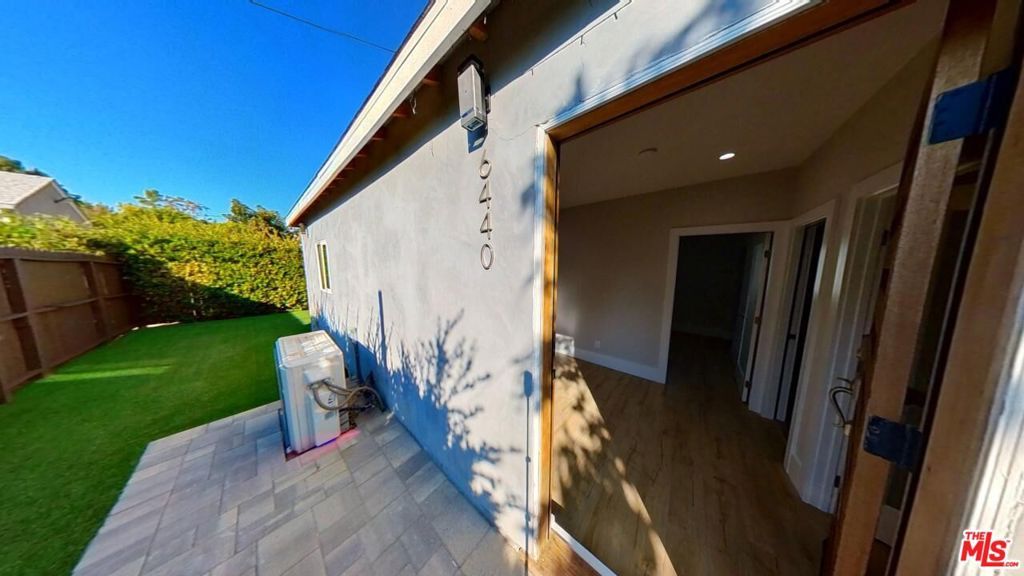 6440 Yarmouth Avenue, Reseda, CA 91335