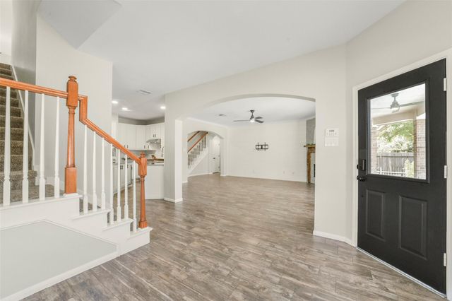 15730 Lake Loop Drive, Cypress, TX 77433