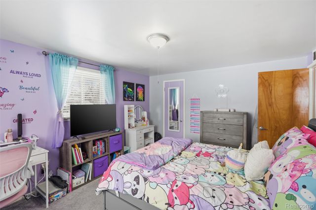 5586 Wild Ridge Lane, West Bloomfield Charter Township, MI 48322