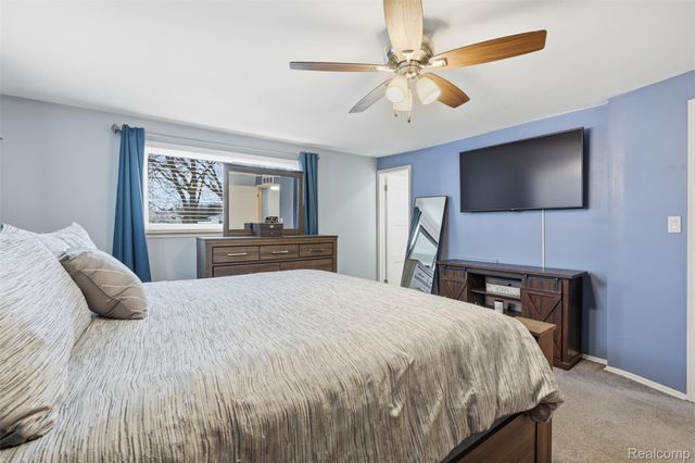 5586 Wild Ridge Lane, West Bloomfield Charter Township, MI 48322