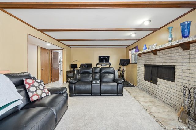 5586 Wild Ridge Lane, West Bloomfield Charter Township, MI 48322