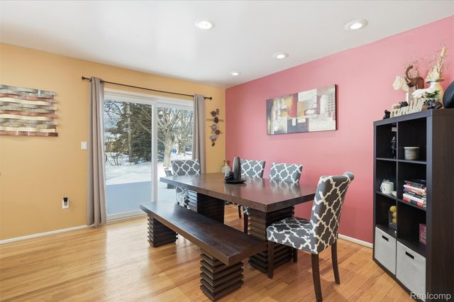 5586 Wild Ridge Lane, West Bloomfield Charter Township, MI 48322