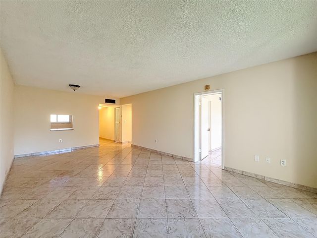 5935 Del Lago Circle 108, Sunrise, FL 33313