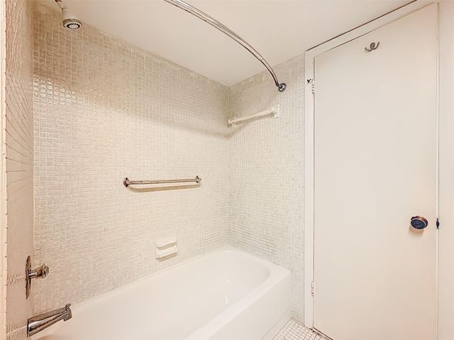 5935 Del Lago Circle 108, Sunrise, FL 33313