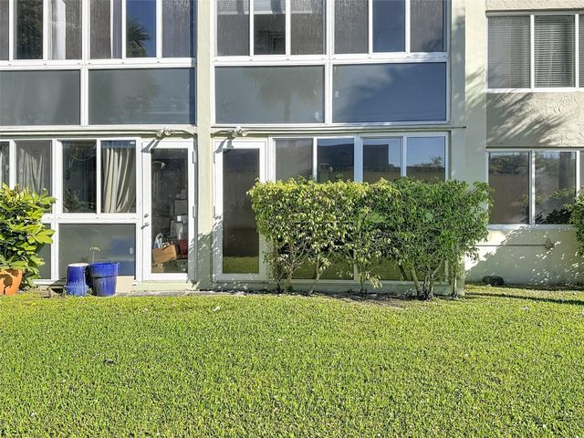 5935 Del Lago Circle 108, Sunrise, FL 33313