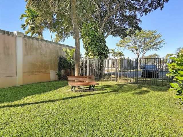 5935 Del Lago Circle 108, Sunrise, FL 33313