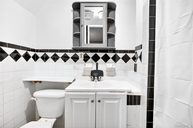 3062 Harding Avenue, Bronx, NY 10465