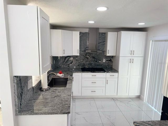 9219 SPY GLASS COURT, Tampa, FL 33615