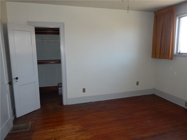 221 Sunset Dr, Wilkins Twp, PA 15235