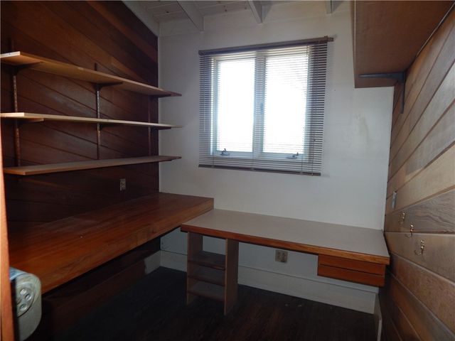 221 Sunset Dr, Wilkins Twp, PA 15235